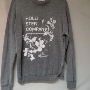 Hollister Floral Graphic Gray Crewneck Sweater